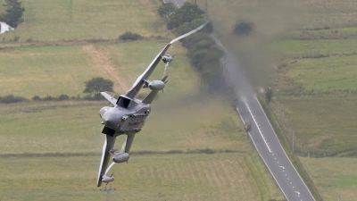 Photo ID 38657 by Paul Massey. UK Air Force Panavia Tornado GR4, ZA597