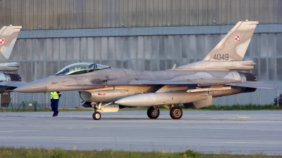 Photo ID 38944 by Chris Lofting. Poland Air Force General Dynamics F 16C Fighting Falcon, 4049