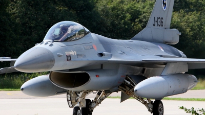 Photo ID 39214 by Mario Boeren. Netherlands Air Force General Dynamics F 16AM Fighting Falcon, J 136