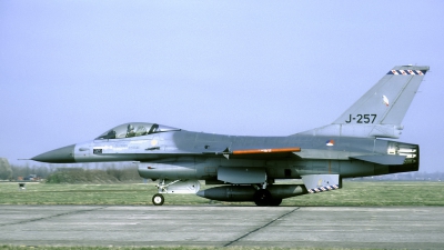 Photo ID 39368 by Joop de Groot. Netherlands Air Force General Dynamics F 16A Fighting Falcon, J 257