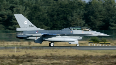 Photo ID 39997 by Joop de Groot. Netherlands Air Force General Dynamics F 16BM Fighting Falcon, J 884