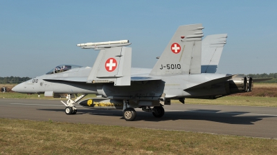 Photo ID 40234 by Lieuwe Hofstra. Switzerland Air Force McDonnell Douglas F A 18C Hornet, J 5010