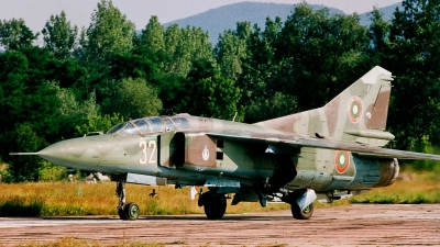 Photo ID 40827 by Alexander Mladenov. Bulgaria Air Force Mikoyan Gurevich MiG 23UB, 32