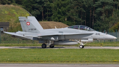 Photo ID 41117 by Rainer Mueller. Switzerland Air Force McDonnell Douglas F A 18D Hornet, J 5236
