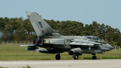 Photo ID 41431 by Paul Newbold. UK Air Force Panavia Tornado GR4, ZA596