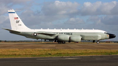 Photo ID 41453 by PAUL CALLAGHAN. USA Air Force Boeing RC 135W Rivet Joint 717 158, 62 4139