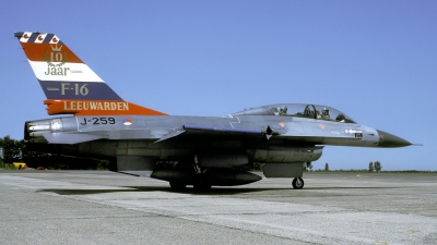 Photo ID 41711 by Joop de Groot. Netherlands Air Force General Dynamics F 16B Fighting Falcon, J 259