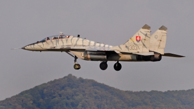 Photo ID 41843 by Roman Mr.MiG. Slovakia Air Force Mikoyan Gurevich MiG 29UBS 9 51, 1303
