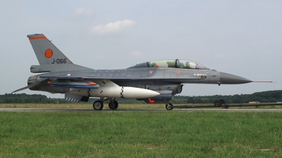 Photo ID 5160 by frank van de waardenburg. Netherlands Air Force General Dynamics F 16BM Fighting Falcon, J 066