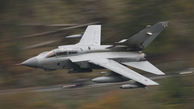 Photo ID 41905 by Tom Gibbons. UK Air Force Panavia Tornado GR4A, ZA370