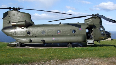 Photo ID 43518 by Andy Walker. UK Air Force Boeing Vertol Chinook HC2 CH 47D, ZD575