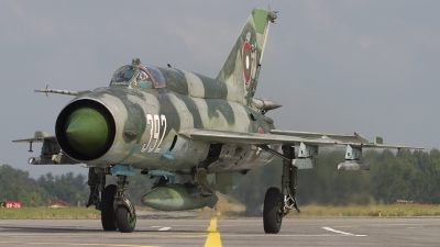 Photo ID 45044 by Chris Lofting. Bulgaria Air Force Mikoyan Gurevich MiG 21bis SAU, 392