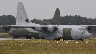 Photo ID 46249 by Robin Coenders / VORTEX-images. UK Air Force Lockheed Martin Hercules C5 C 130J L 382, ZH880