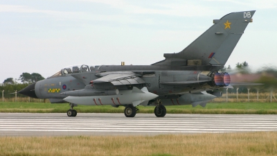 Photo ID 46481 by Tom Gibbons. UK Air Force Panavia Tornado GR4A, ZA370