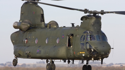 Photo ID 48690 by Chris Lofting. UK Air Force Boeing Vertol Chinook HC2A CH 47D, ZH896