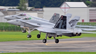 Photo ID 53534 by Martin Thoeni - Powerplanes. Switzerland Air Force McDonnell Douglas F A 18C Hornet, J 5018
