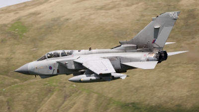 Photo ID 54113 by Paul Massey. UK Air Force Panavia Tornado GR4A, ZA370
