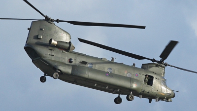 Photo ID 62145 by Mike Griffiths. UK Air Force Boeing Vertol Chinook HC3 CH 47SD, ZH900