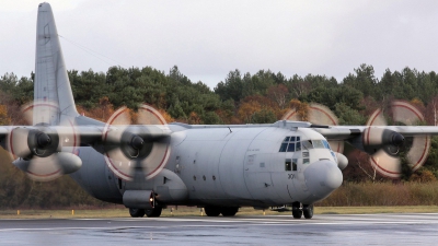 Photo ID 61430 by MARK SHEPHERD. UK Air Force Lockheed Hercules C3 C 130K 30 L 382, XV301