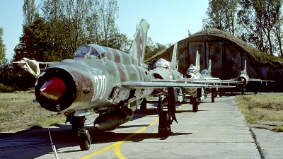 Photo ID 62526 by Carl Brent. Bulgaria Air Force Mikoyan Gurevich MiG 21bis SAU, 370