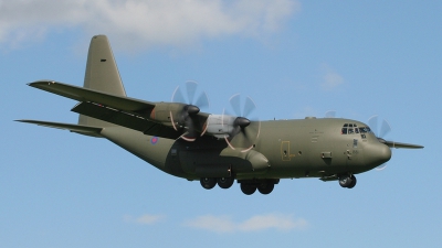 Photo ID 7991 by Robin Powney. UK Air Force Lockheed Martin Hercules C5 C 130J L 382, ZH881