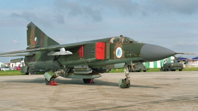 Photo ID 64797 by Peter Terlouw. Czechoslovakia Air Force Mikoyan Gurevich MiG 23ML, 4644