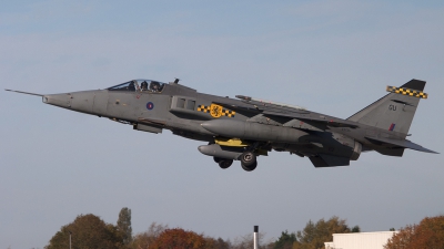 Photo ID 66808 by Chris Lofting. UK Air Force Sepecat Jaguar GR3, XX725