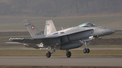 Photo ID 67358 by Martin Thoeni - Powerplanes. Switzerland Air Force McDonnell Douglas F A 18C Hornet, J 5005