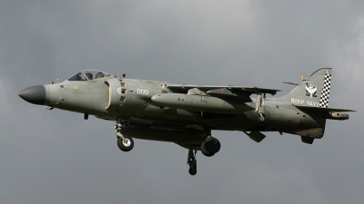 Photo ID 67932 by Barry Swann. UK Navy British Aerospace Sea Harrier FA 2, ZH797
