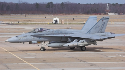 Photo ID 8557 by Jeremy Gould. USA Navy McDonnell Douglas F A 18C Hornet, 164239