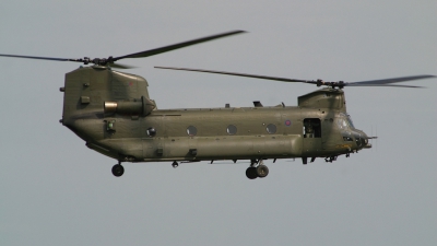 Photo ID 8761 by Lee Barton. UK Air Force Boeing Vertol Chinook HC2 CH 47D, ZA707