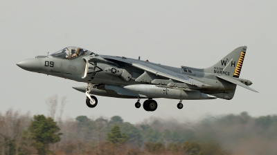 Photo ID 69694 by David F. Brown. USA Navy McDonnell Douglas AV 8B Harrier ll, 165380
