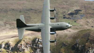 Photo ID 69808 by Barry Swann. UK Air Force Lockheed Martin Hercules C5 C 130J L 382, ZH881