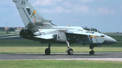 Photo ID 70429 by Arie van Groen. UK Air Force Panavia Tornado F2, ZD905