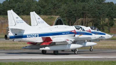 Photo ID 70761 by Lieuwe Hofstra. Company Owned BAe Systems Douglas A 4N Skyhawk, N432FS