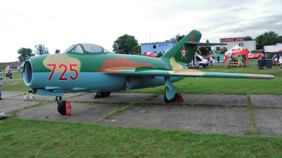Photo ID 71527 by Martin Thoeni - Powerplanes. Hungary Air Force Mikoyan Gurevich MiG 15bis, 725