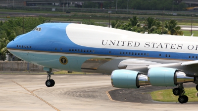 Photo ID 76154 by Hector Rivera - Puerto Rico Spotter. USA Air Force Boeing VC 25A 747 2G4B, 82 8000