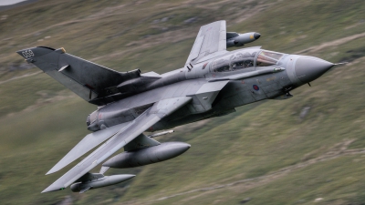 Photo ID 76859 by Adrian Harrison. UK Air Force Panavia Tornado GR4, ZA592