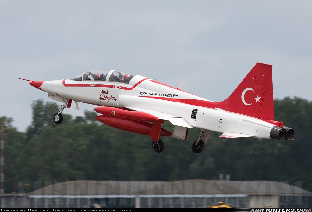 Türkiye - Air Force Canadair NF-5B-2000 (CL-226) 69-4009 at Koksijde (EBFN), Belgium