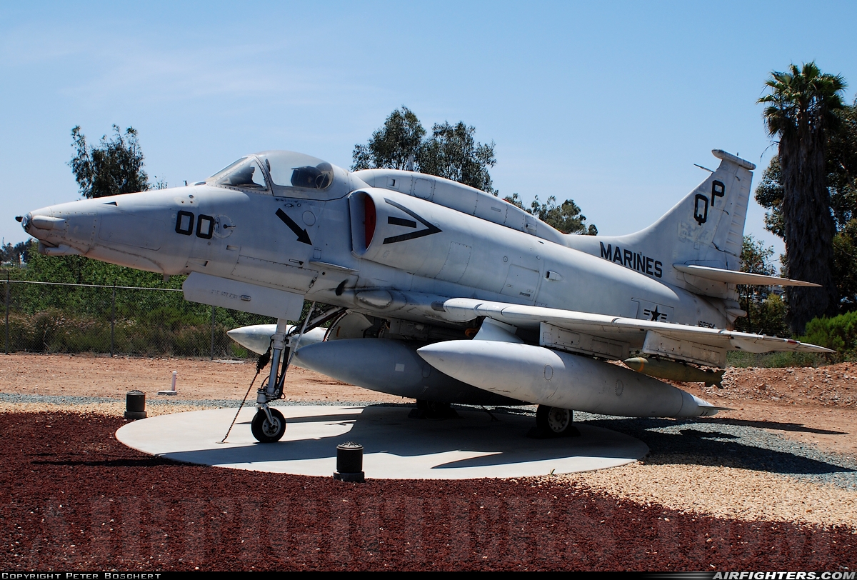 USA - Marines Douglas A-4M Skyhawk 160264 at San Diego - Miramar MCAS (NAS) / Mitscher Field (NKX / KNKX), USA