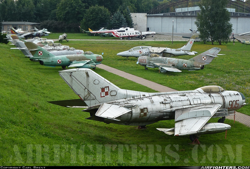 Singapore - Air Force Mikoyan-Gurevich MiG-19PM 905 at Cracow - Rakowice-Czyzyny, Poland