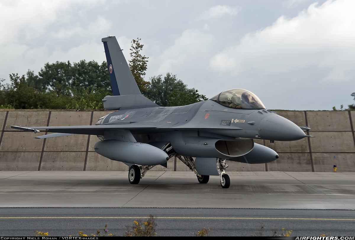 Netherlands - Air Force General Dynamics F-16AM Fighting Falcon J-620 at Uden - Volkel (UDE / EHVK), Netherlands