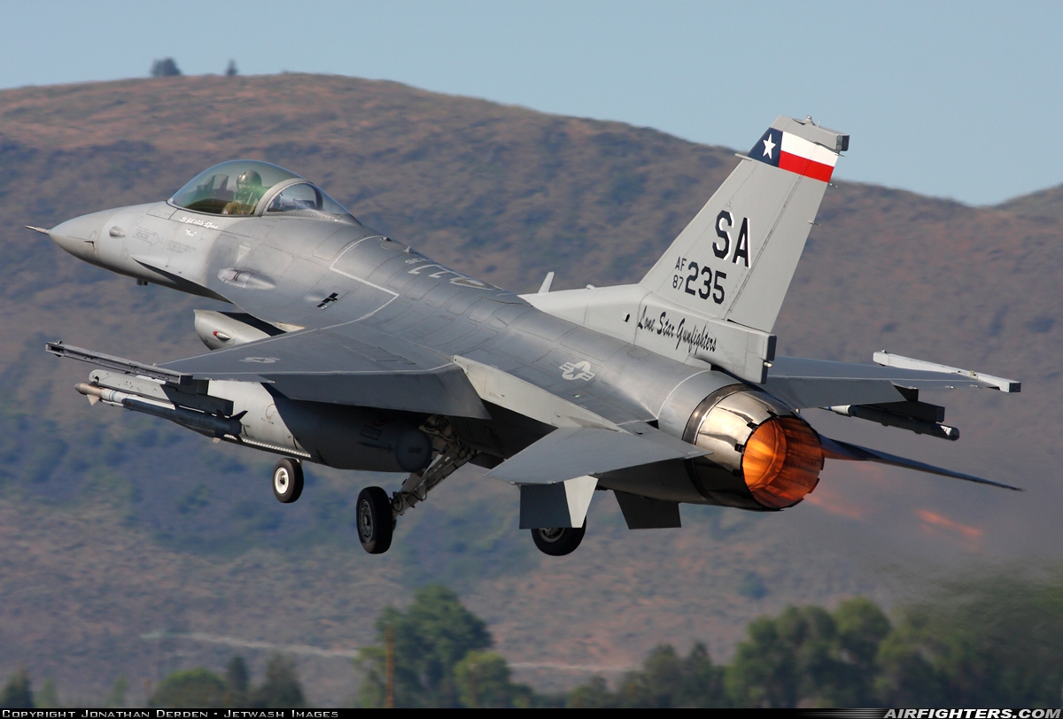 USA - Air Force General Dynamics F-16C Fighting Falcon 87-0235 at Klamath Falls - Kingsley Field (LMT / KLMT), USA