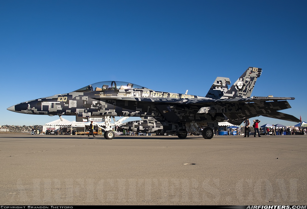 USA - Navy Boeing F/A-18F Super Hornet 165677 at San Diego - North Island NAS / Halsey Field (NZY / KNZY), USA