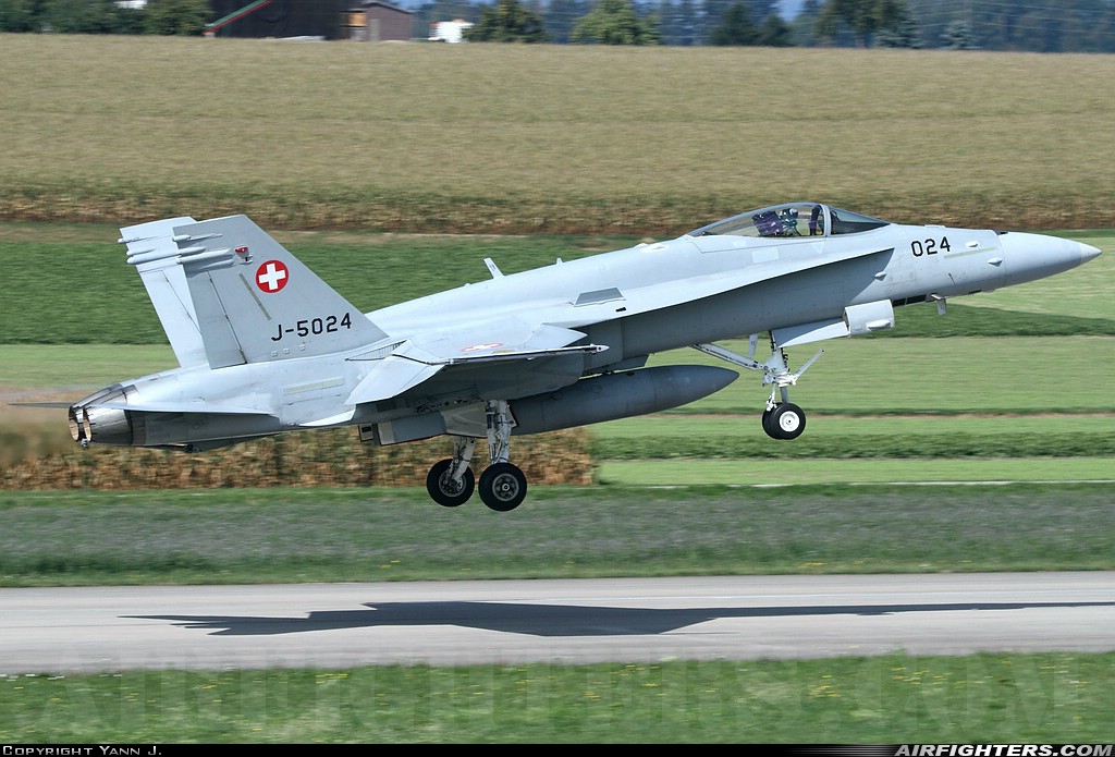 Switzerland - Air Force McDonnell Douglas F/A-18C Hornet J-5024 at Payerne (LSMP), Switzerland