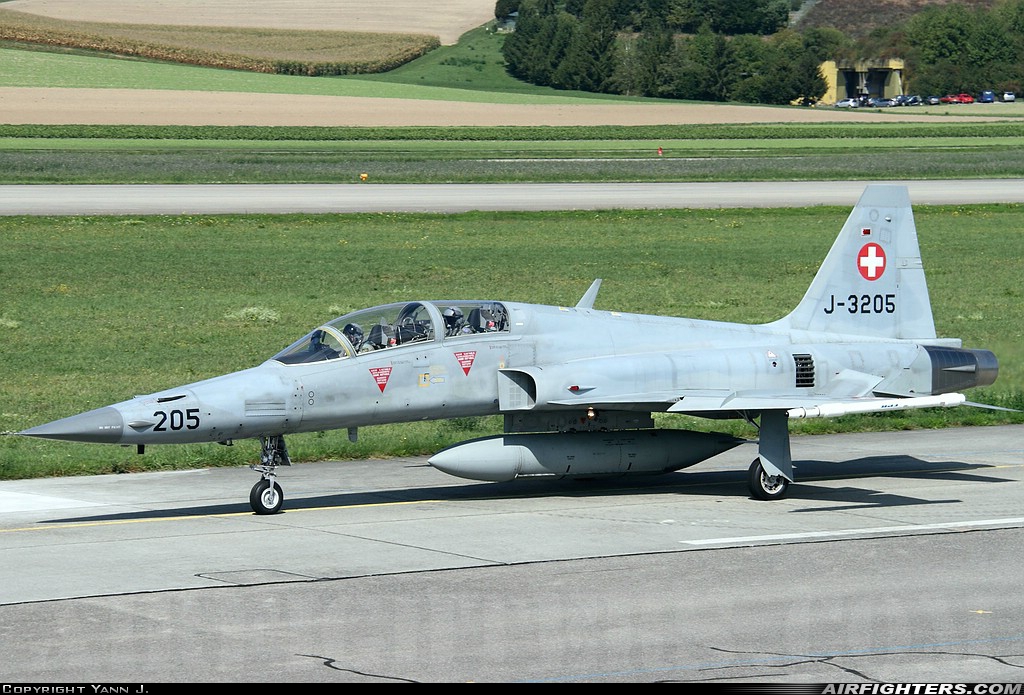 Switzerland - Air Force Northrop F-5F Tiger II J-3205 at Payerne (LSMP), Switzerland