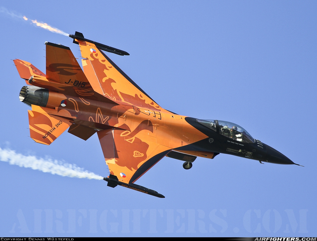 Netherlands - Air Force General Dynamics F-16AM Fighting Falcon J-015 at Leeuwarden (LWR / EHLW), Netherlands