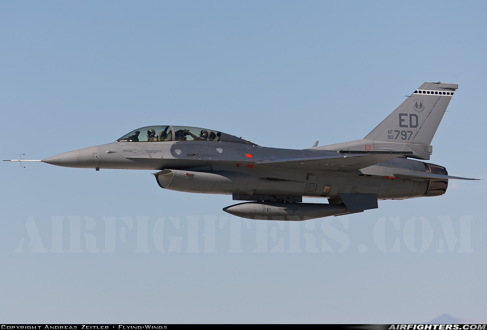 USA - Air Force General Dynamics F-16D Fighting Falcon 90-0797 at Edwards - AFB (EDW / KEDW), USA