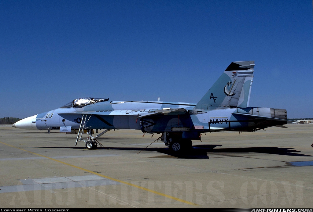 USA - Navy McDonnell Douglas F/A-18A Hornet 162433 at Virginia Beach - Oceana NAS / Apollo Soucek Field (NTU / KNTU), USA