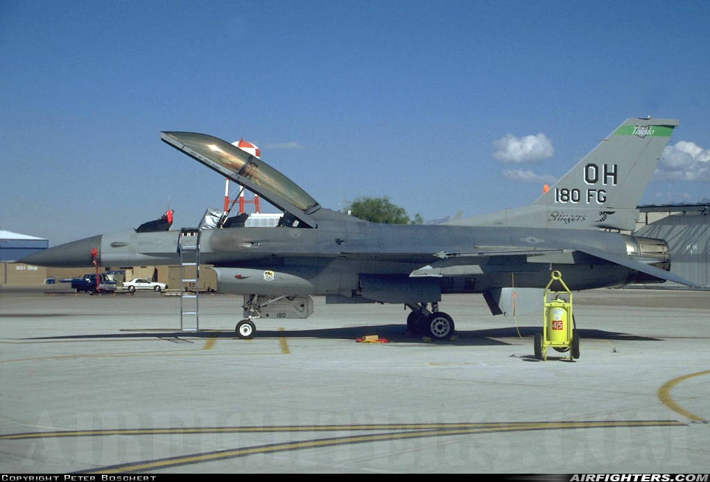 USA - Air Force General Dynamics F-16D Fighting Falcon 83-1176 at Tucson - Int. (TUS / KTUS), USA